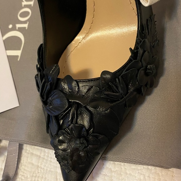 ❌SOLD❌Dior Black Lambskin Flower Slingback heel 4” - Picture 6 of 12